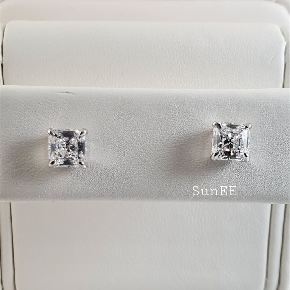 925 Sterling Princess Cut Stud Earrings 2CTW Crushed Ice High Carbon Diamond - Picture 4 of 4